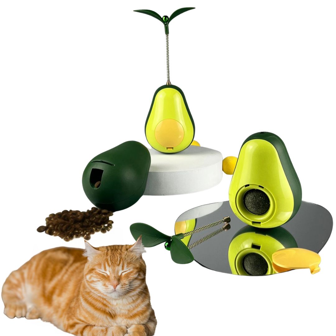 Seu gato está entediado e você ainda não fez nada? É hora de agir! Acabe com o tédio do seu felino AGORA com o Brinquedo Abacate Dispenser de Petiscos com Catnip.
